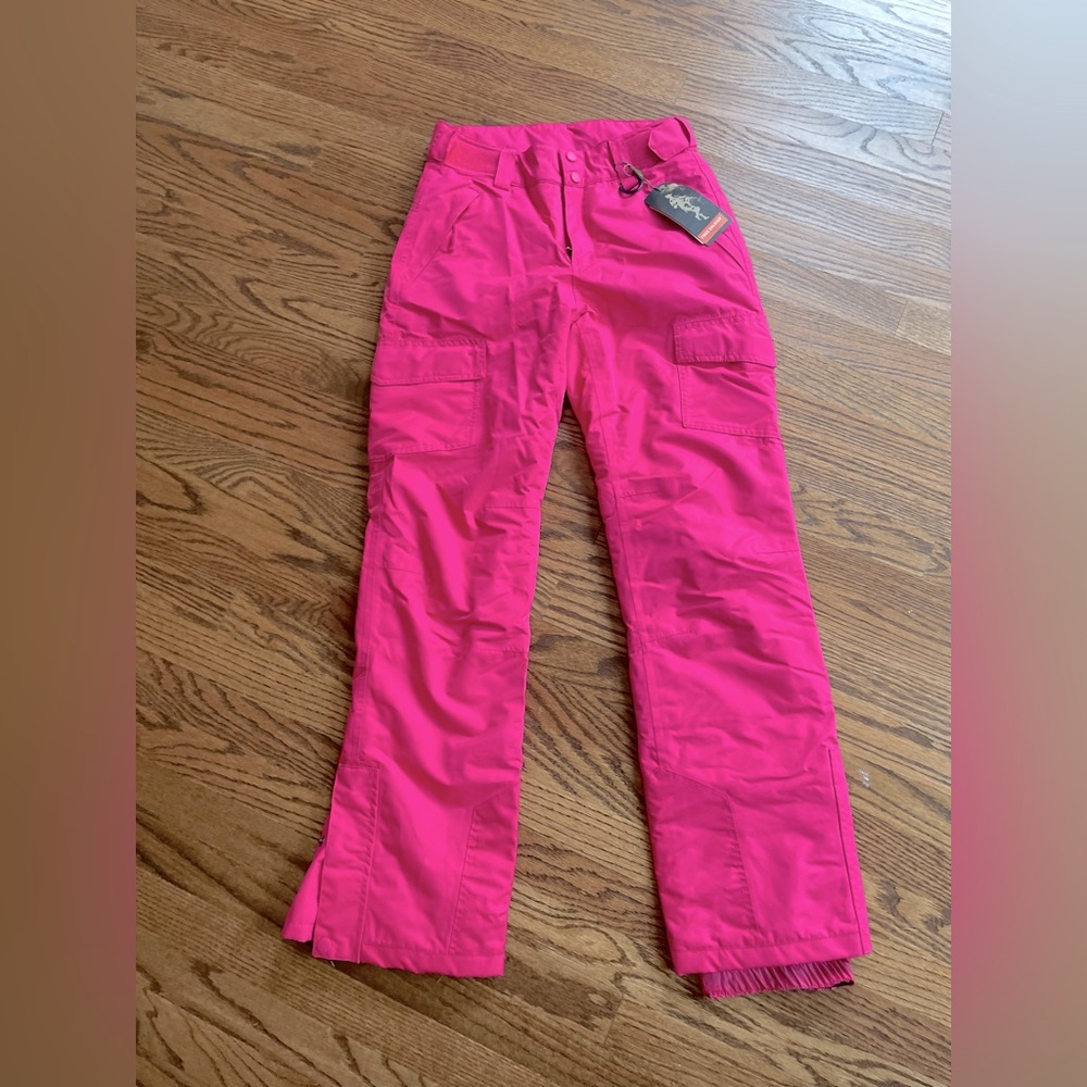 Free Soldier Insulated Ski Pants in Hot Pink- NWT size small. Never worn!